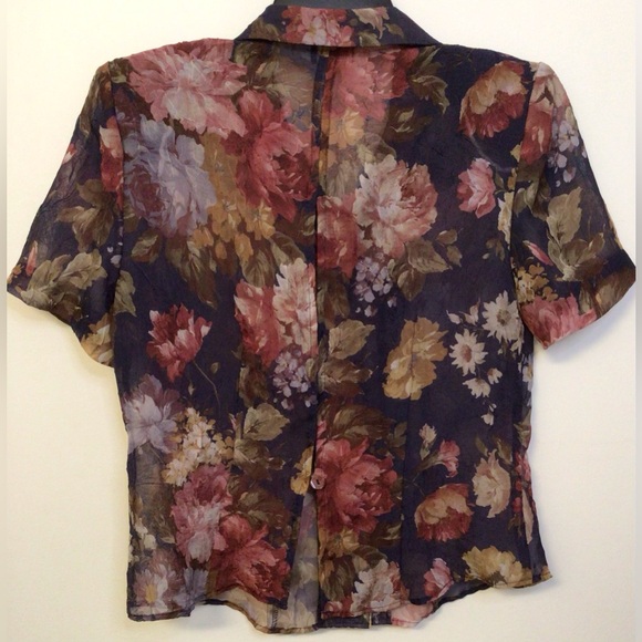 Miss Dorby floral button down blouse with back slit and button detail size 12 - Picture 6 of 9